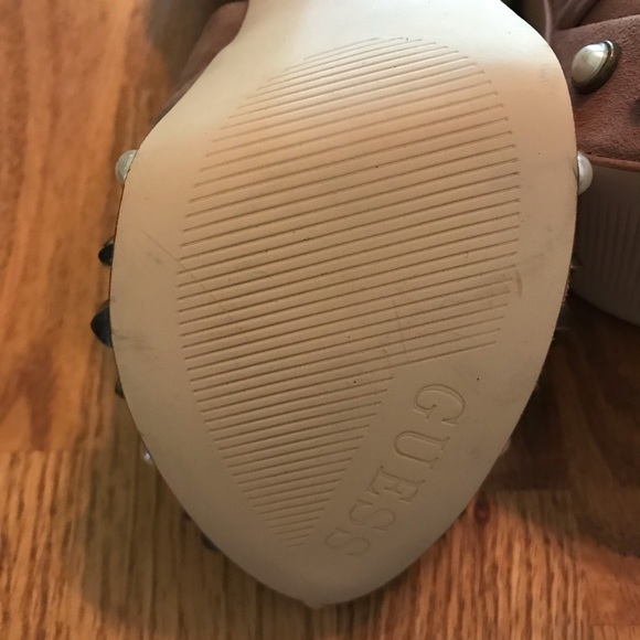 NIB Guess Kenzie 2 Studded Peep Toe Heels 8.5M - Picture 11 of 16